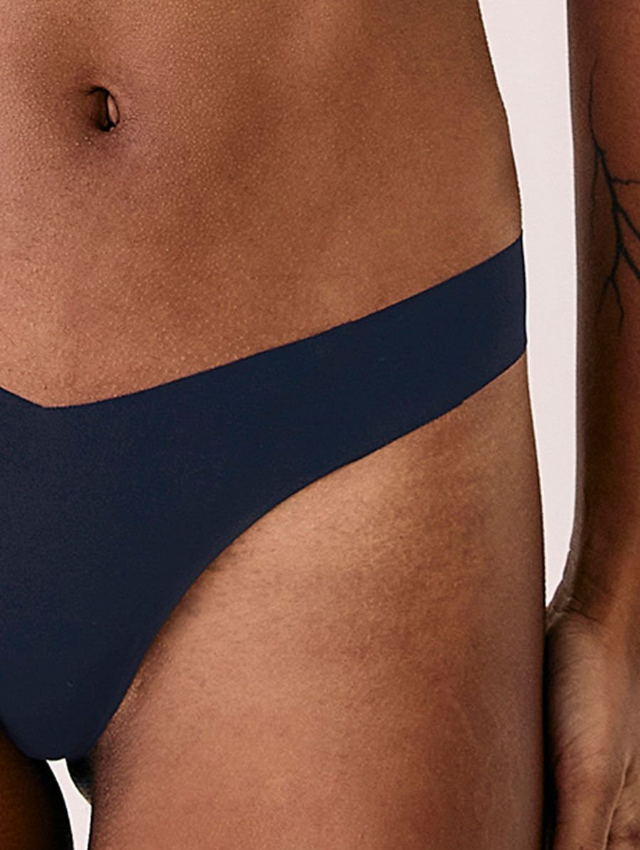 Calcinha Fio Dental Em Microfibra Nude Azul Diamond — foto 4
