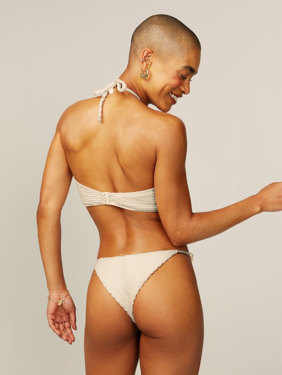 Calcinha Biquíni Laterais Finas Com Aviamento Off White Vanilla — foto 2