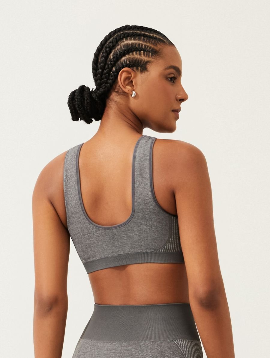 Top Fitness Halter Neck Texturizado Sem Costura Cinza Mescla Medio — foto 2