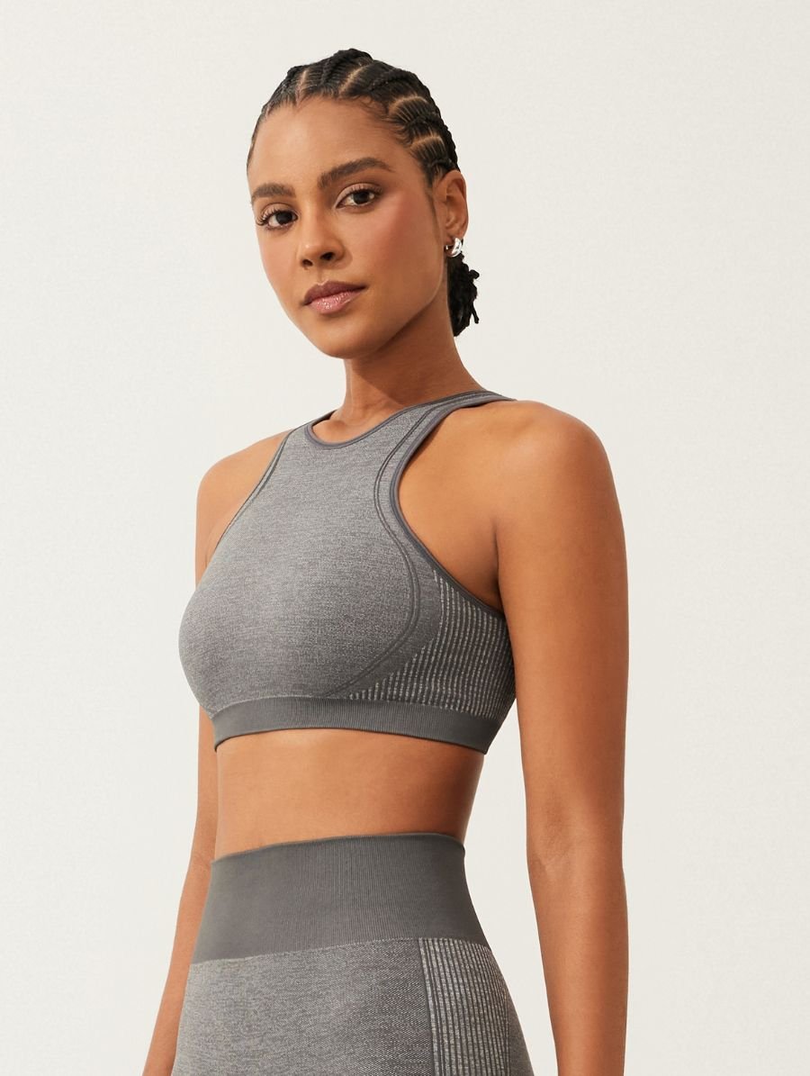 Top Fitness Halter Neck Texturizado Sem Costura Cinza Mescla Medio — foto 3