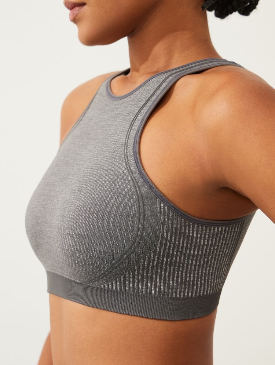 Top Fitness Halter Neck Texturizado Sem Costura Cinza Mescla Medio — foto 4