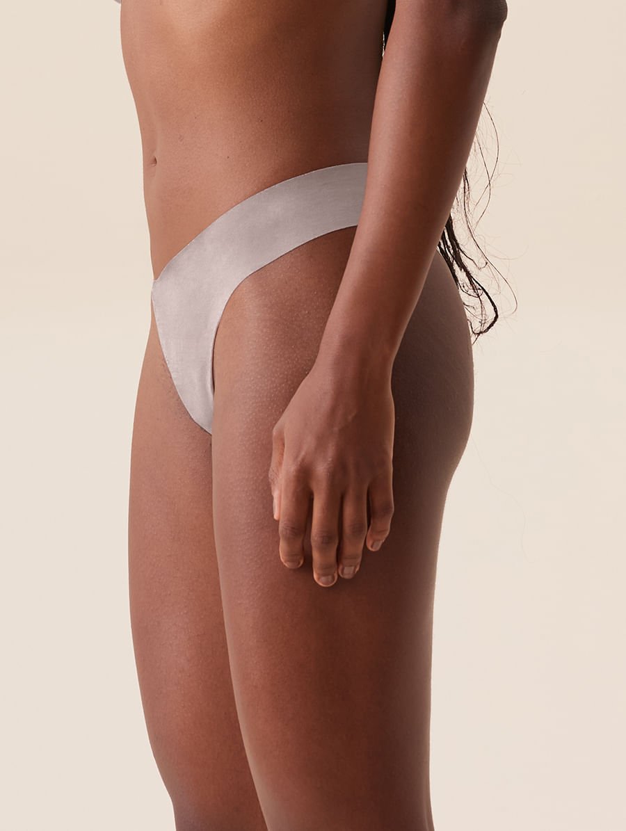 Calcinha Biquíni Em Microfibra Nude Cinza Argila — foto 3